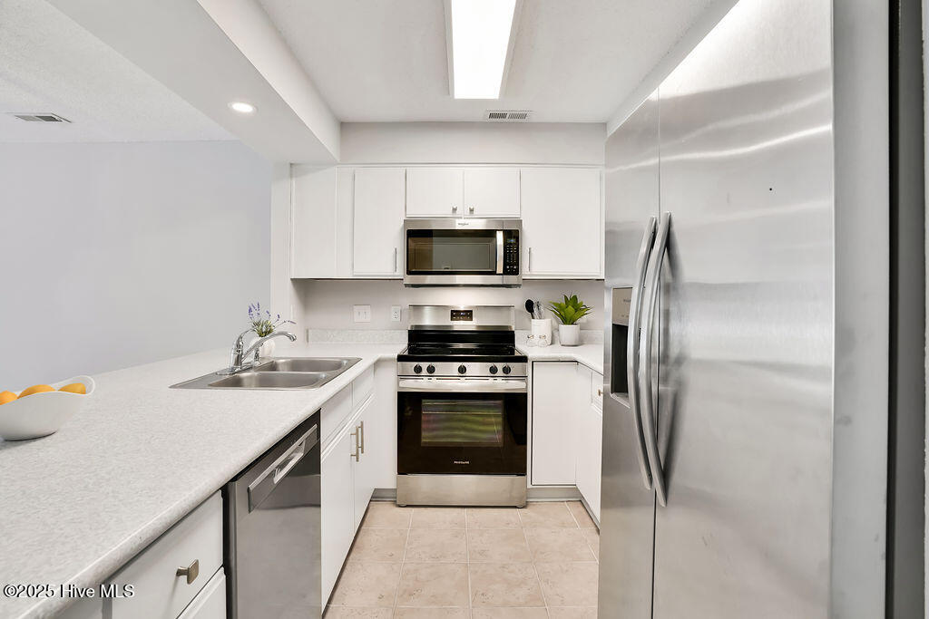 1507 Military Cutoff Road, Unit 110 Wilmington, NC 28403 - Photo 6 of 27 1507MilitaryCutoffRoadApt110-6