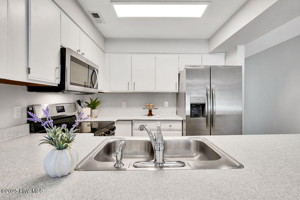 1507 Military Cutoff Road, Unit 110 Wilmington, NC 28403 - Photo 7 of 27 1507MilitaryCutoffRoadApt110-10