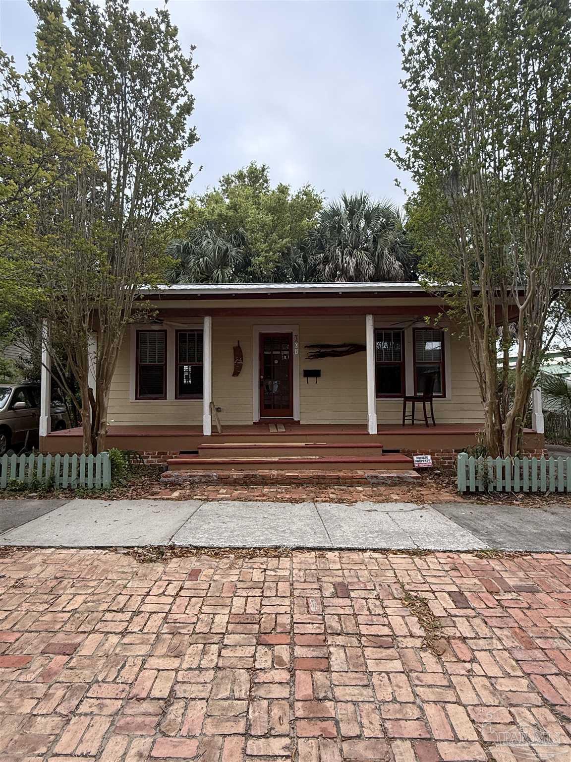 307 East La Rua Street Pensacola, FL 32501 - Photo 1 of 11