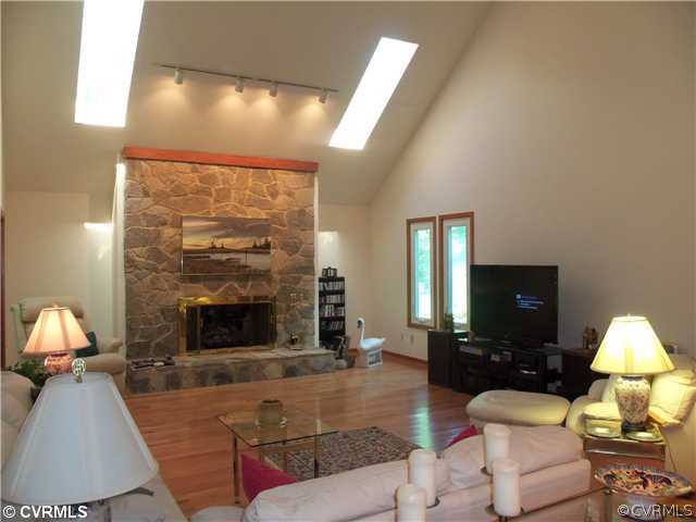 2135 Hunters Mill Road Powhatan, VA 23139 - Photo 5 of 24 Den/Family/Great Room - Great room view 2