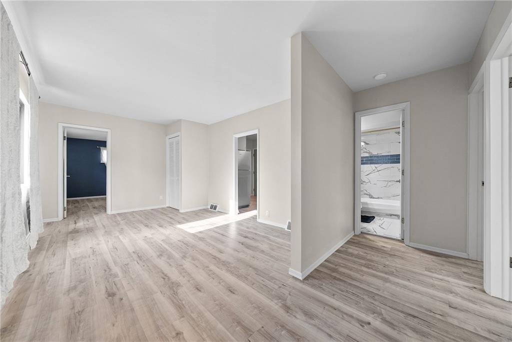 134 Thompsonville Road Canonsburg, PA 15317 - Photo 18 of 38 Living Room