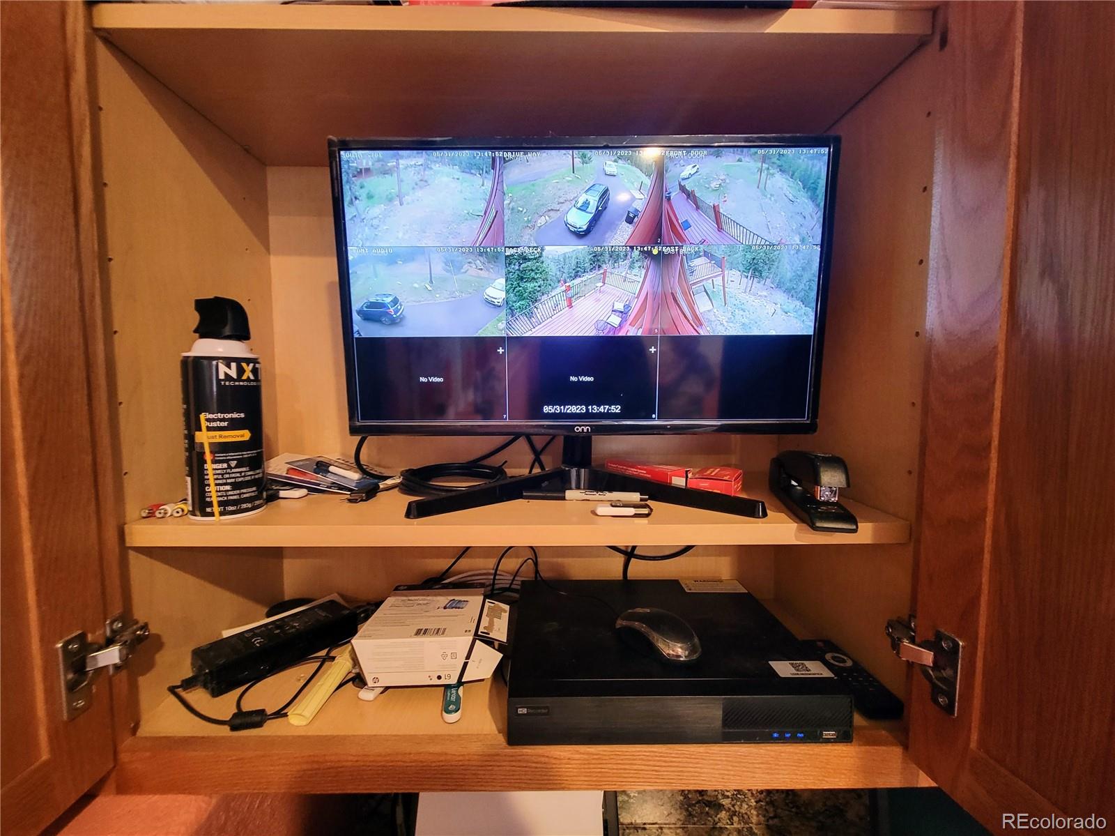 33348 Persistence Avenue Pine, CO 80470 - Photo 21 of 40 a room with furniture and wall paintings