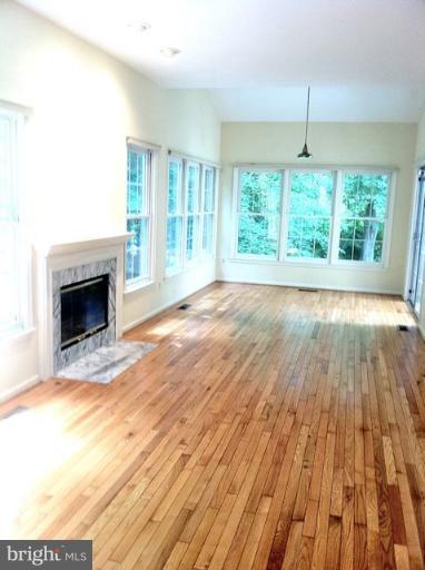 1358 Heritage Oak Way Reston, VA 20194 - Photo 2 of 30 Interior (General)