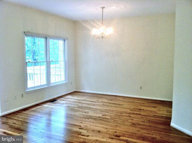 1358 Heritage Oak Way Reston, VA 20194 - Photo 16 of 30 Dining Room