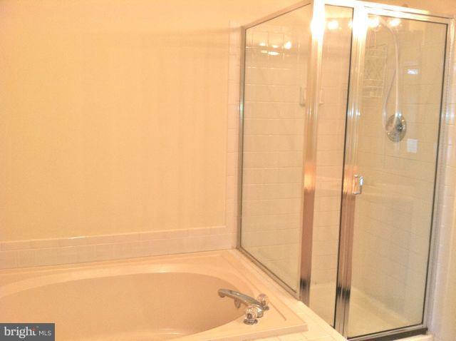 1358 Heritage Oak Way Reston, VA 20194 - Photo 27 of 30 Bath (Master)