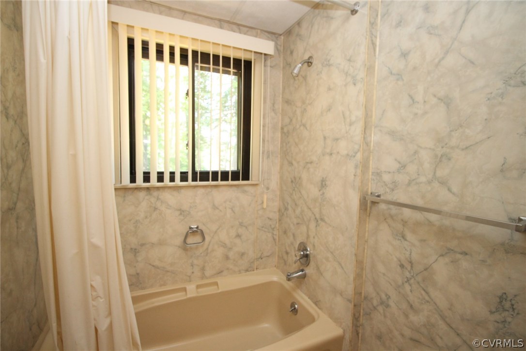 5504 Lakeview Road Quinton, VA 23141 - Photo 14 of 38 Gallery Image 14