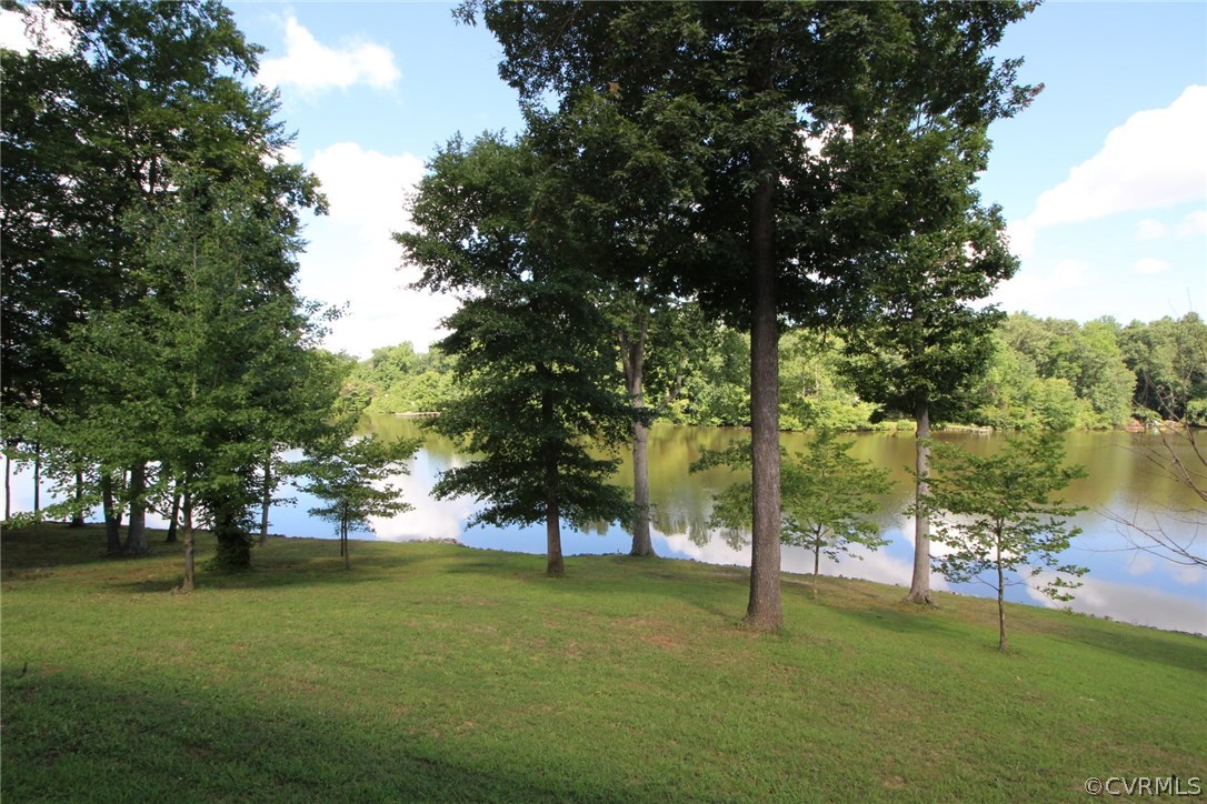 5504 Lakeview Road Quinton, VA 23141 - Photo 3 of 38 Gallery Image 3