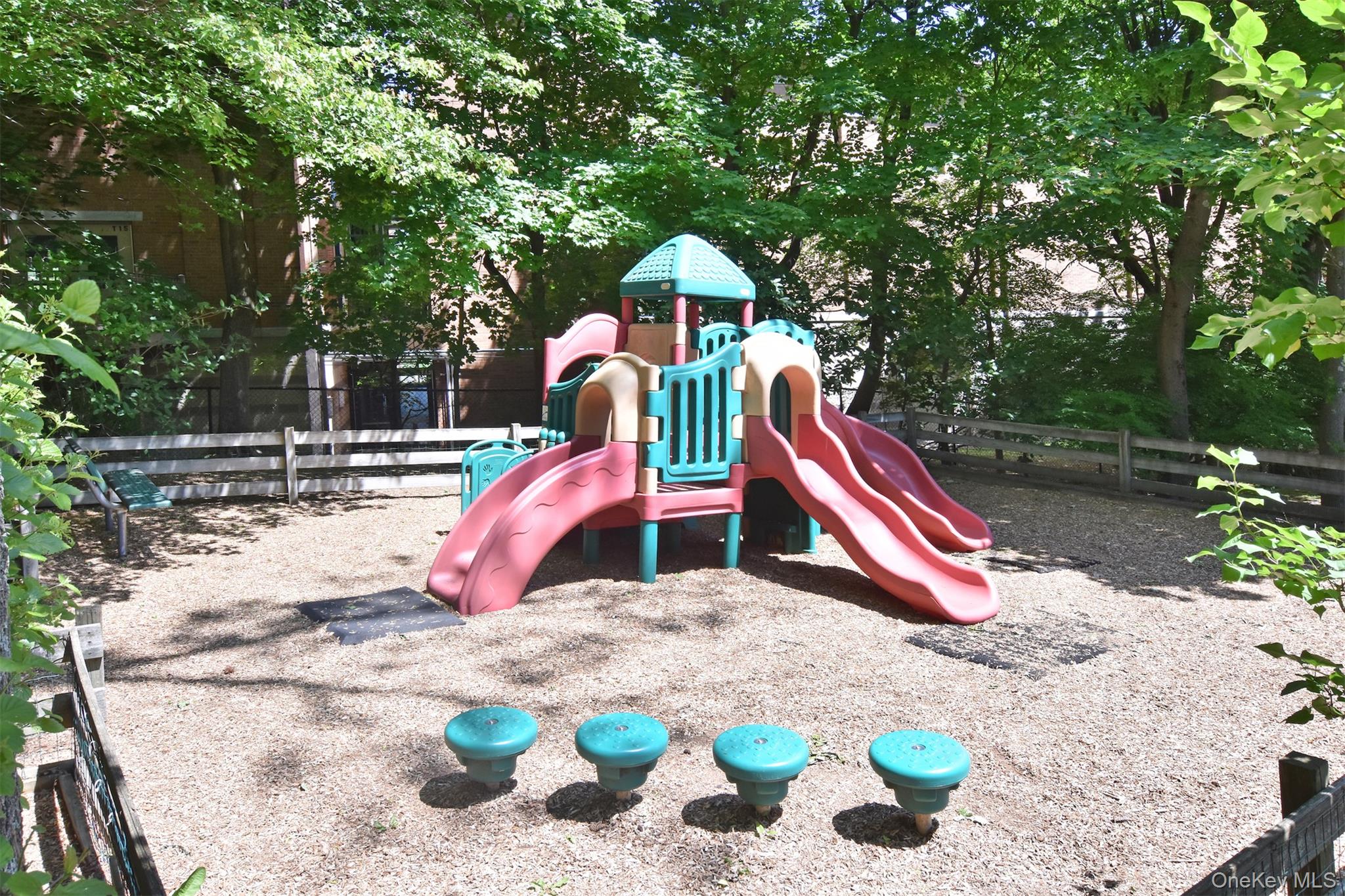 110 Valleyview Road Irvington, NY 10533 - Photo 29 of 36