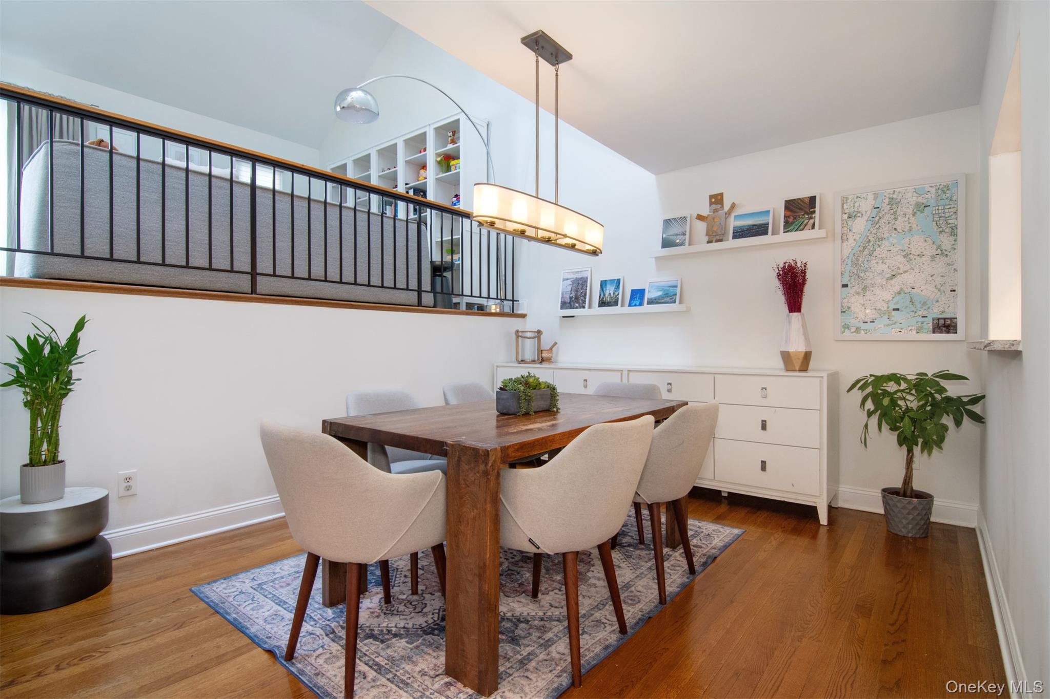 110 Valleyview Road Irvington, NY 10533 - Photo 3 of 36