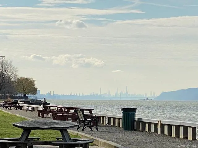 $800,000 | 110 Valleyview Road, Irvington, NY 10533