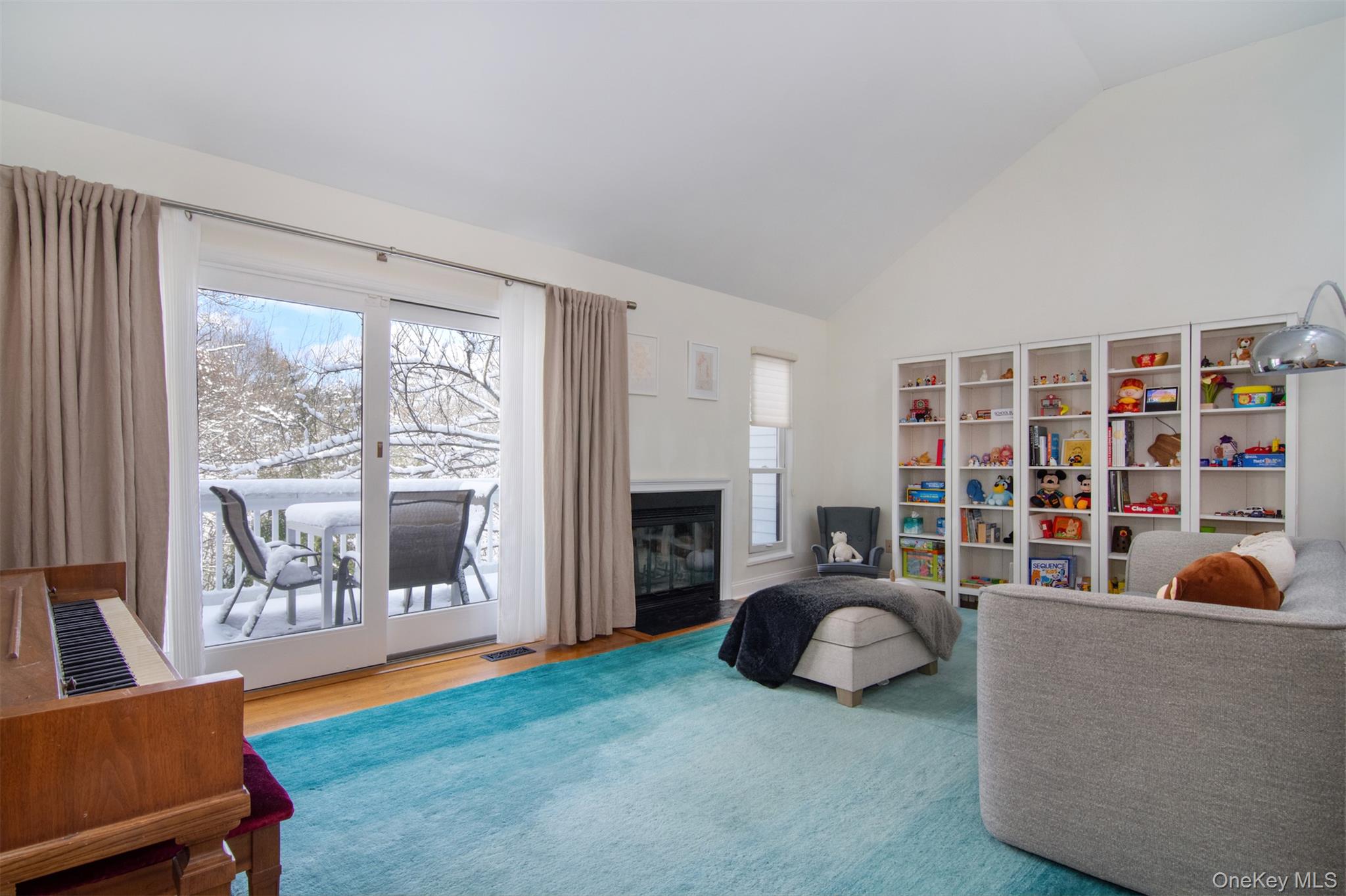 110 Valleyview Road Irvington, NY 10533 - Photo 9 of 36