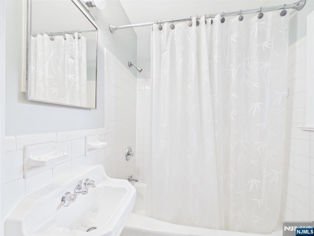 41 Randolph Place Ridgewood, NJ 07450 - Photo 18 of 29