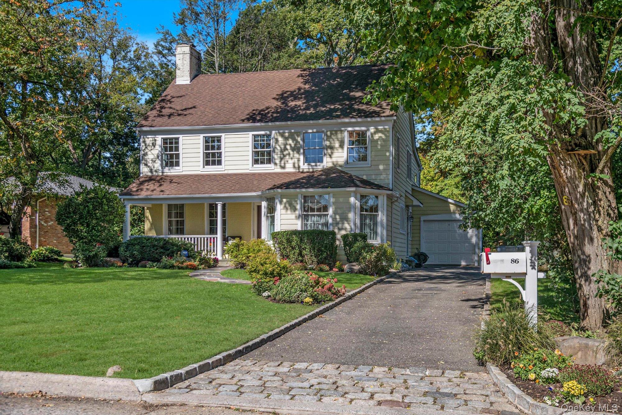 86 Summit Road Port Washington, NY 11050 - Photo 2 of 27 Gallery Image 2