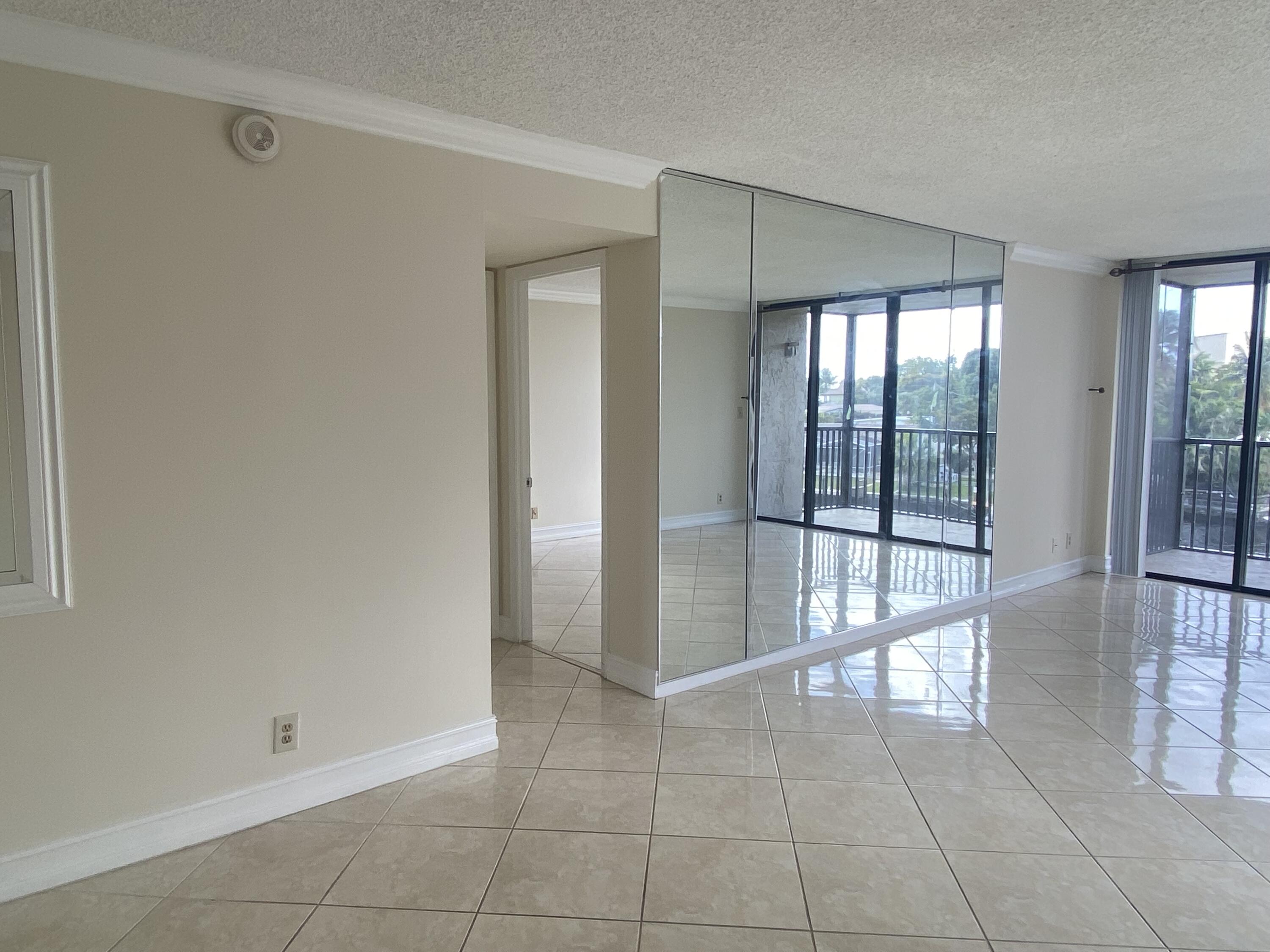 13 Royal Palm Way, Unit 306 Boca Raton, FL 33432 - Photo 18 of 37 IMG_9324