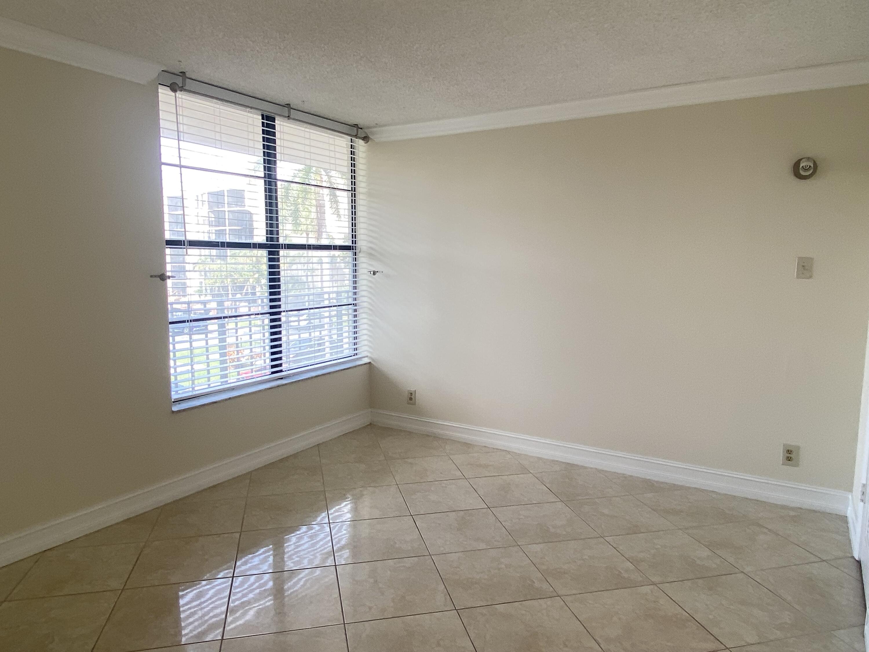 13 Royal Palm Way, Unit 306 Boca Raton, FL 33432 - Photo 27 of 37 IMG_9348