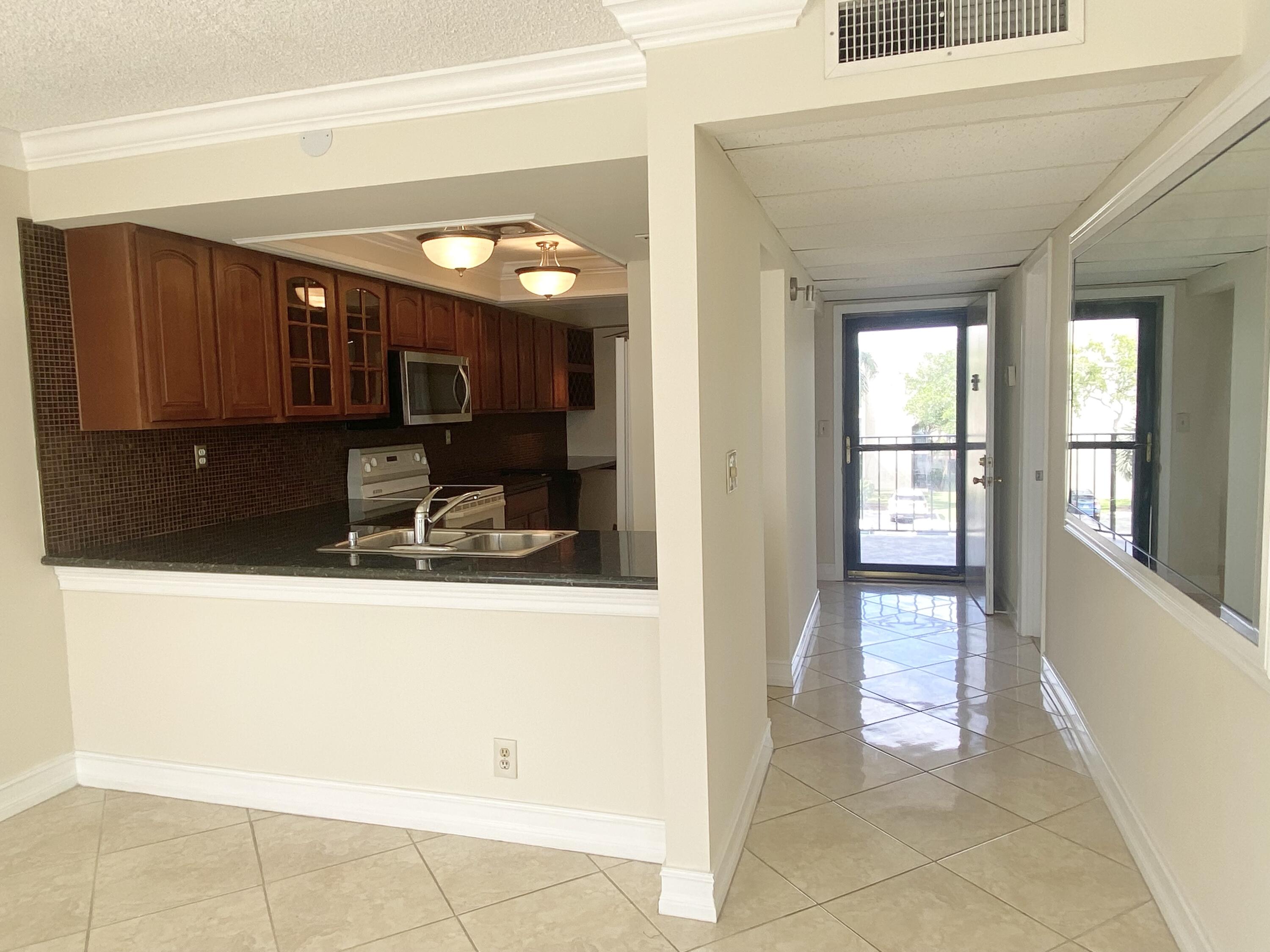 13 Royal Palm Way, Unit 306 Boca Raton, FL 33432 - Photo 3 of 37 IMG_9333