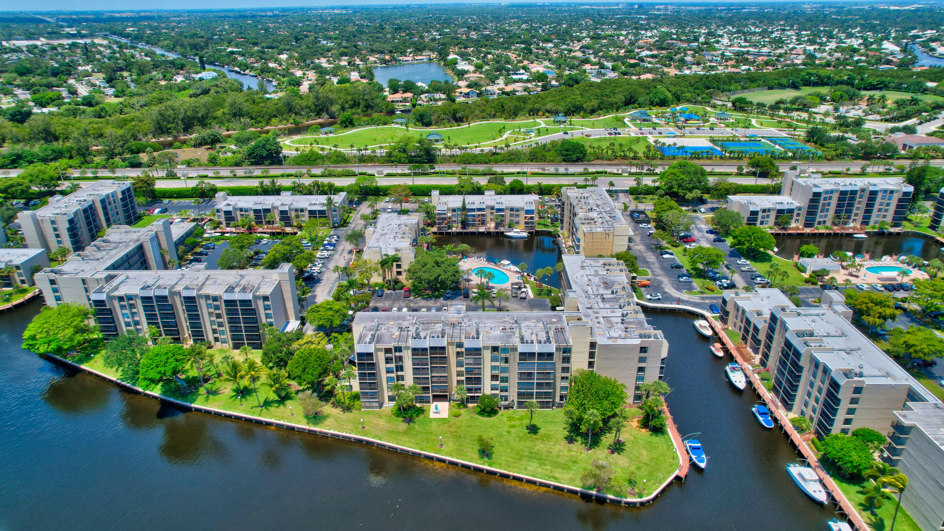 13 Royal Palm Way, Unit 306 Boca Raton, FL 33432 - Photo 34 of 37 07_dji_0731_2_3_4_5