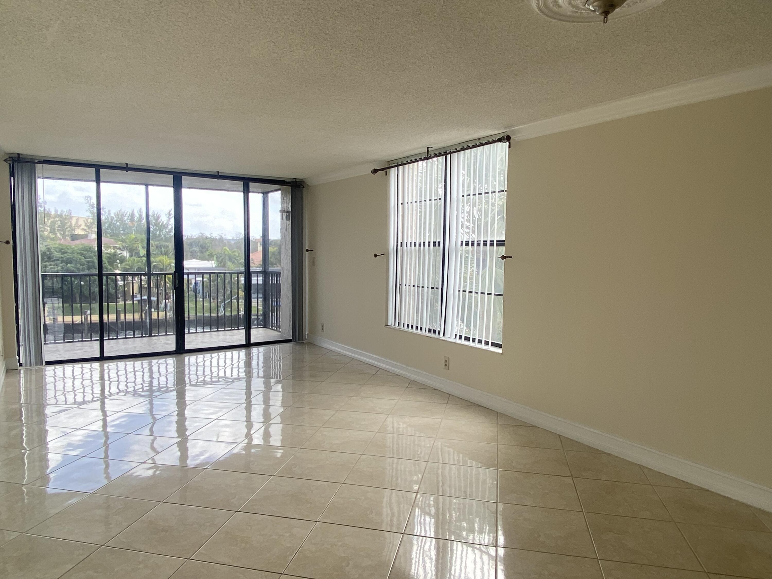 13 Royal Palm Way, Unit 306 Boca Raton, FL 33432 - Photo 5 of 37 IMG_9321