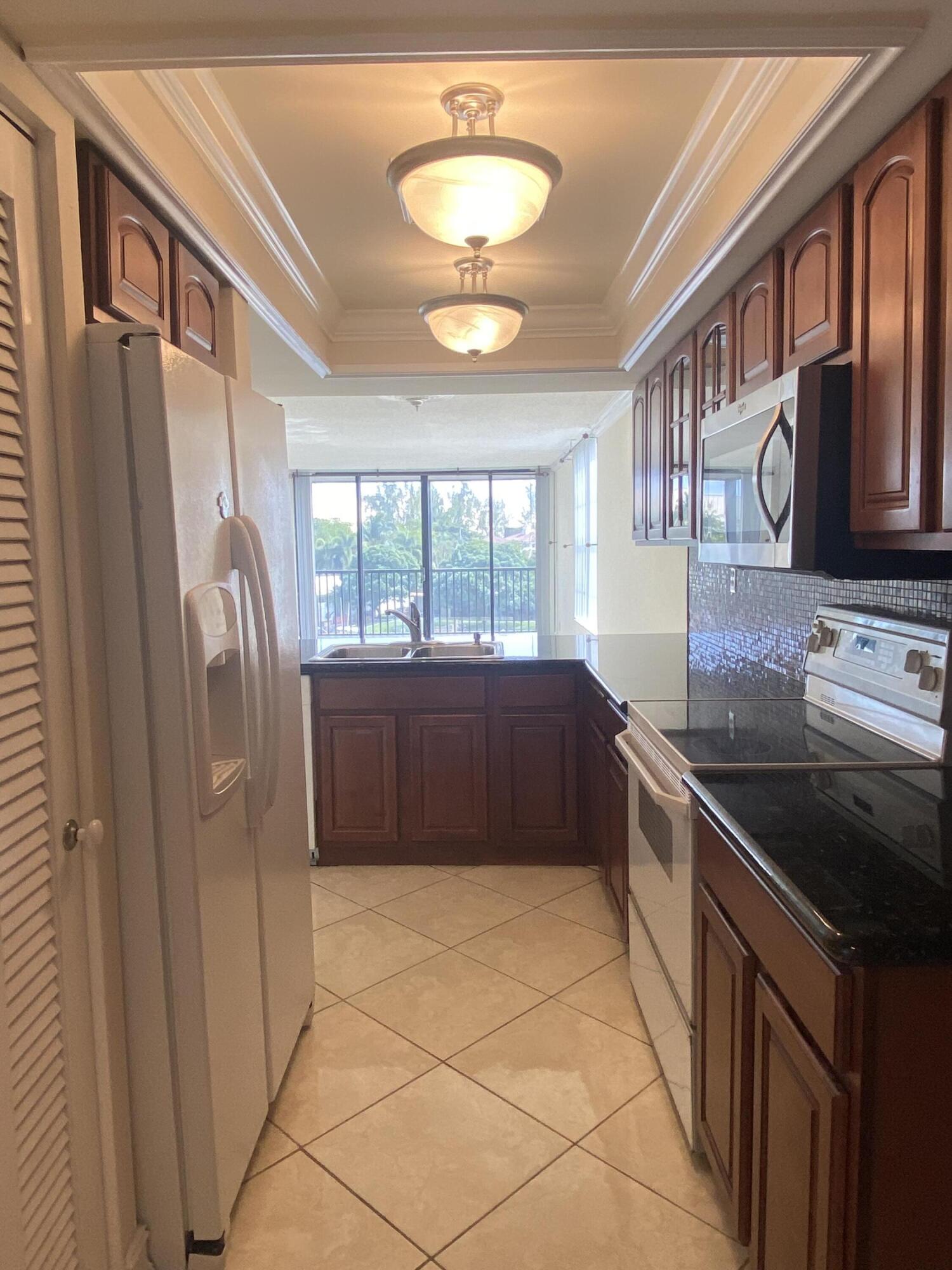 13 Royal Palm Way, Unit 306 Boca Raton, FL 33432 - Photo 10 of 37 IMG_9331