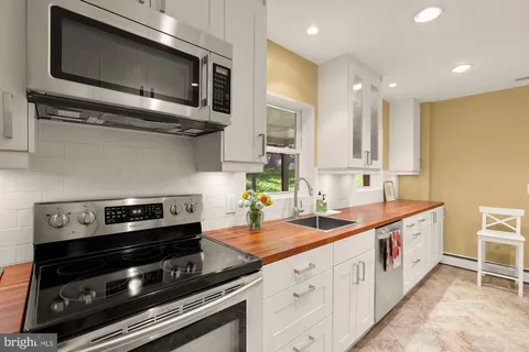 $675,000 | 1109 Crowfoot Lane, Silver Spring, MD 20904