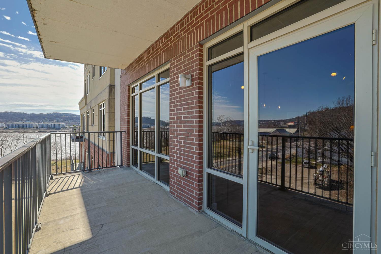 2260 Riverside Drive, Unit 402 Cincinnati, OH 45202 - Photo 22 of 42