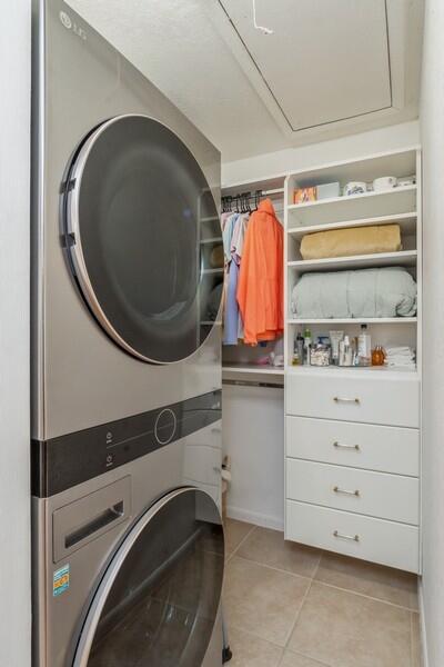 1230 South Drive Way, Unit A Delray Beach, FL 33445 - Photo 18 of 26 a utility room with dryer and washer