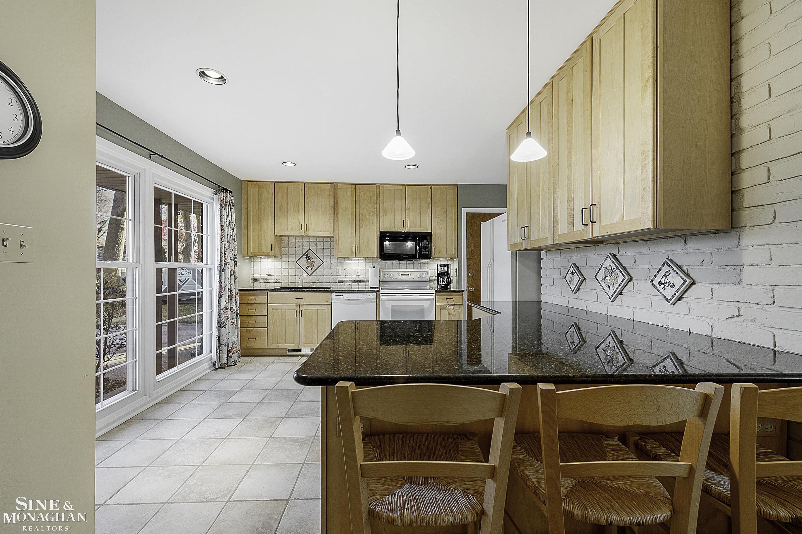 533 Hawthorne Road Grosse Pointe Woods, MI 48236 - Photo 7 of 49 Gallery Image 7