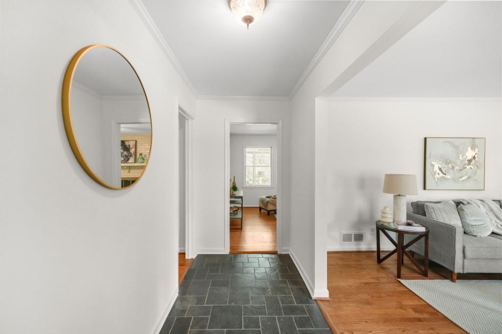 1458 Country Squire Drive Decatur, GA 30033 - Photo 5 of 28