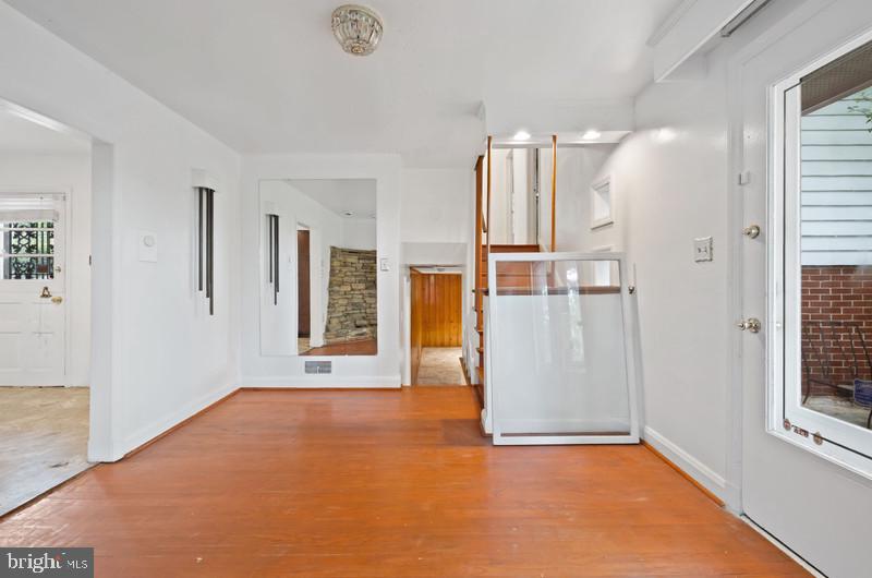 4109 Westview Road Baltimore, MD 21218 - Photo 11 of 35 a view of an empty room with window