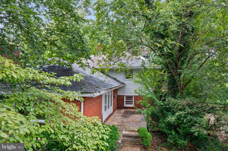 4109 Westview Road Baltimore, MD 21218 - Photo 6 of 35 a pathway of a house with a yard