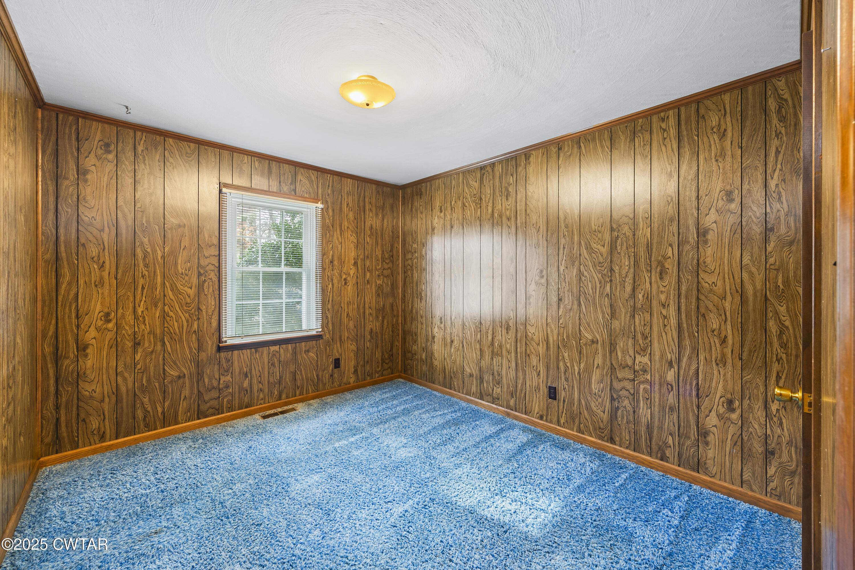 325 Deep Gap Road Jackson, TN 38301 - Photo 13 of 19 an empty room with windows
