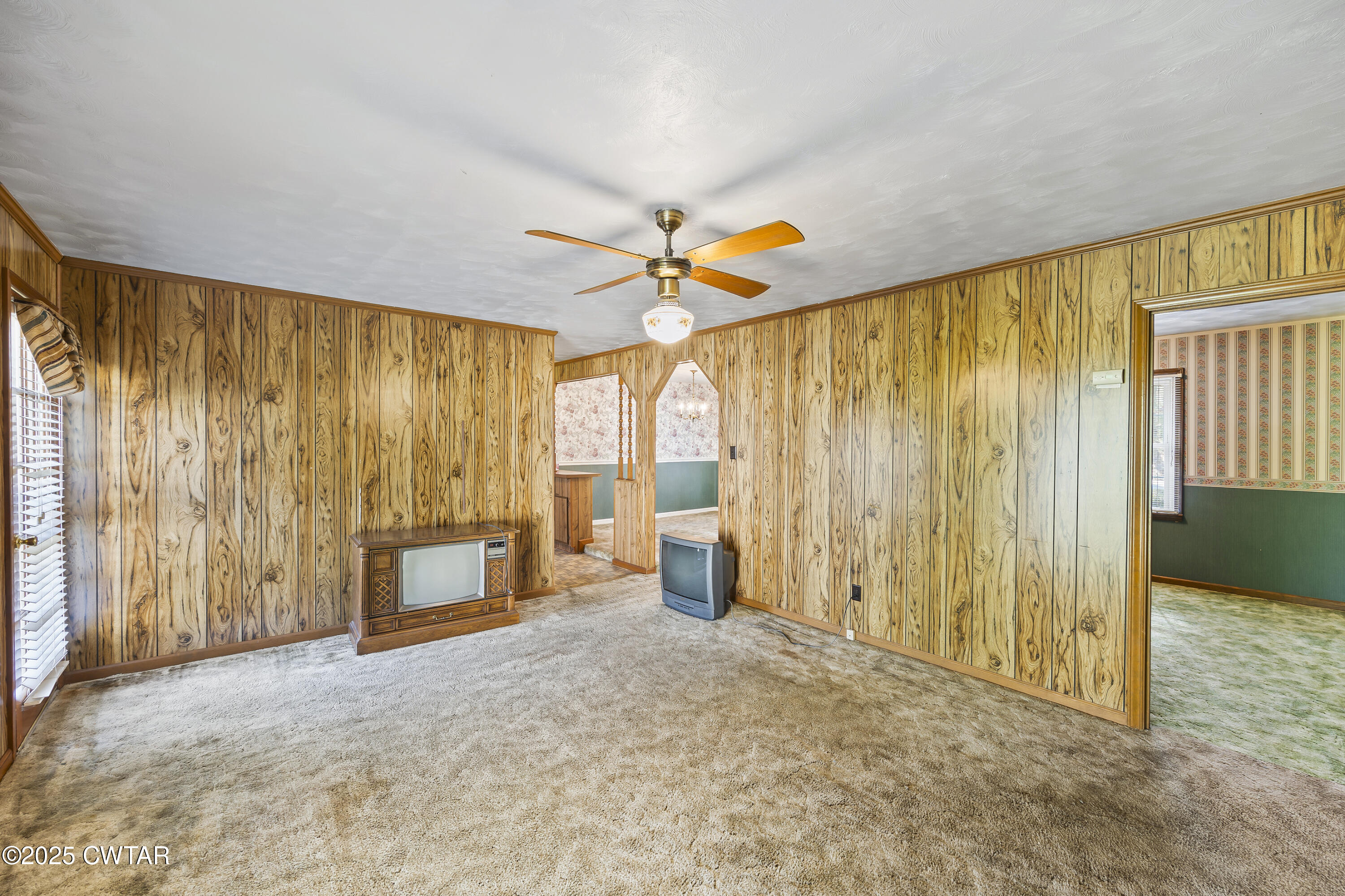325 Deep Gap Road Jackson, TN 38301 - Photo 9 of 19 a view of livingroom with hardwood