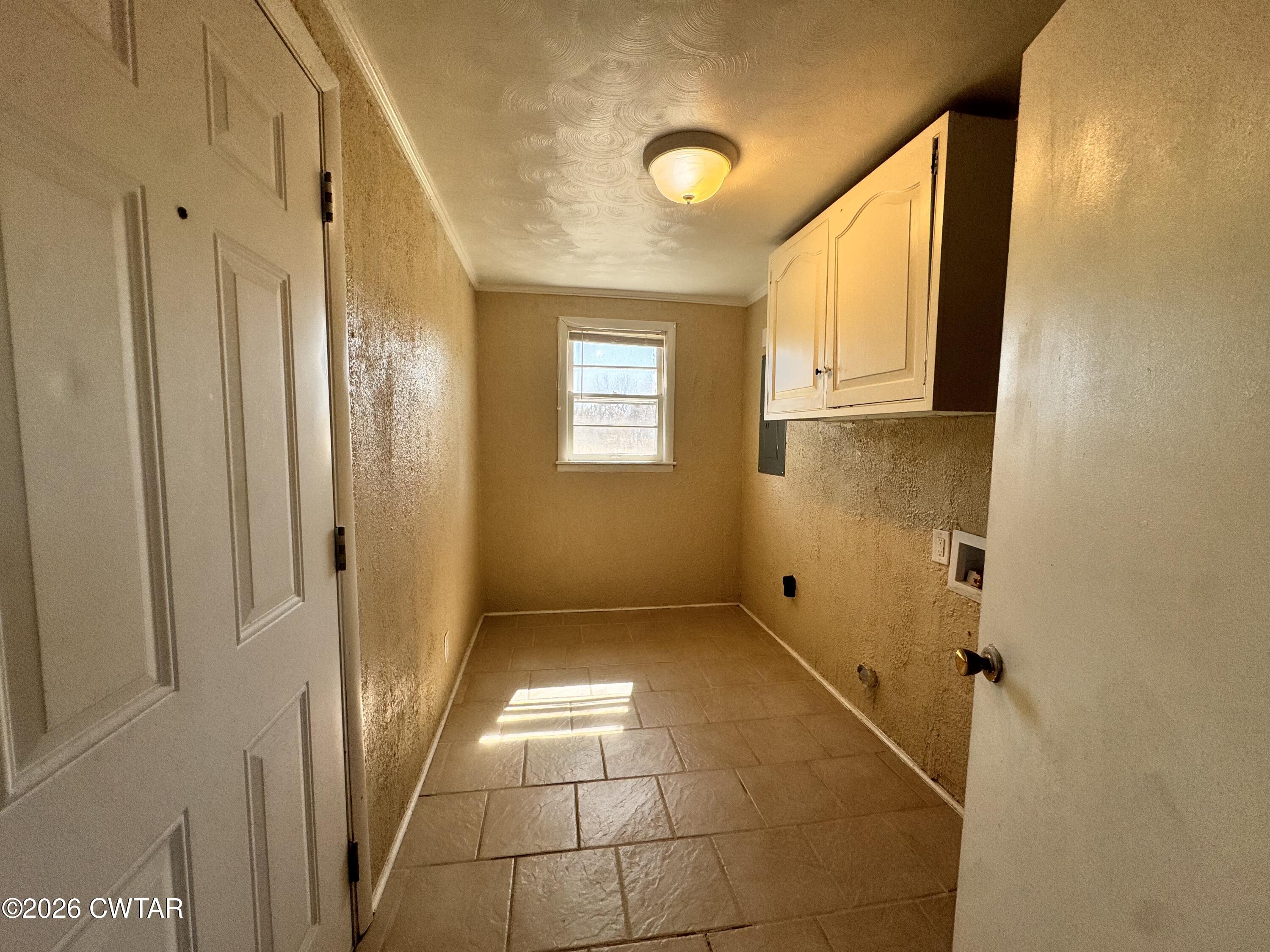 567 North Church Street Rives, TN 38253 - Photo 8 of 17 a view of an empty room with a window