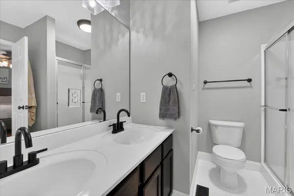 $435,000 | 22 Eagle Spur Court, St. Charles, MO 63303