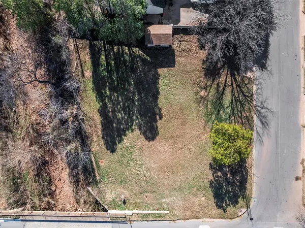 a view of a yard