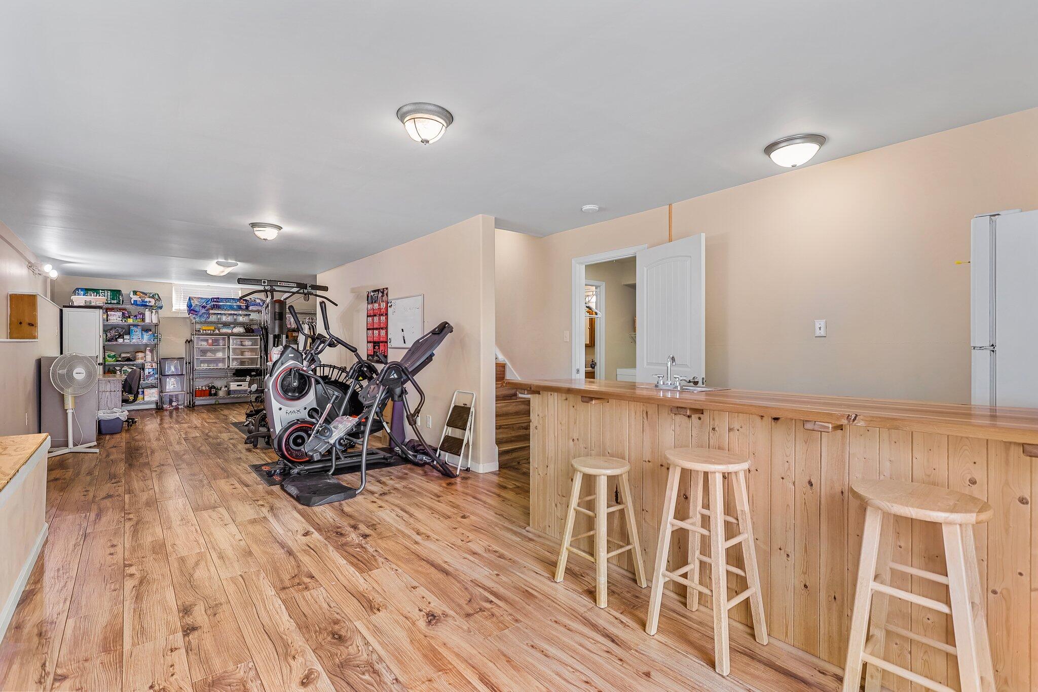 6949 Rector Creek Road Igo, CA 96047 - Photo 37 of 110 a view of a room with gym equipment