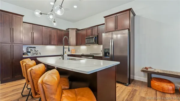 $815,000 | 1035 Topsider Lane, Unit 516, Osage Beach, MO 65065