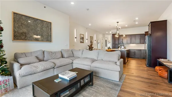 $815,000 | 1035 Topsider Lane, Unit 516, Osage Beach, MO 65065