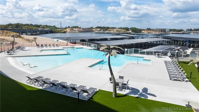 $825,000 | 1035 Topsider Lane, Unit 516, Osage Beach, MO 65065