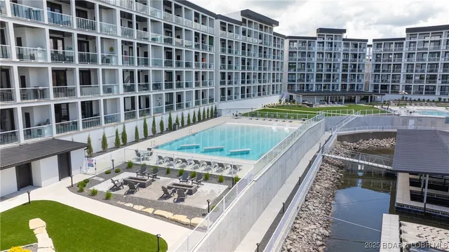 $825,000 | 1035 Topsider Lane, Unit 516, Osage Beach, MO 65065