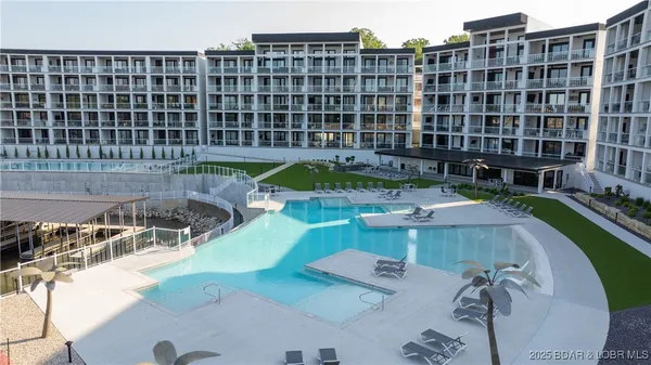 $815,000 | 1035 Topsider Lane, Unit 516, Osage Beach, MO 65065