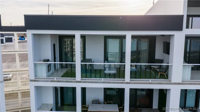 $825,000 | 1035 Topsider Lane, Unit 516, Osage Beach, MO 65065