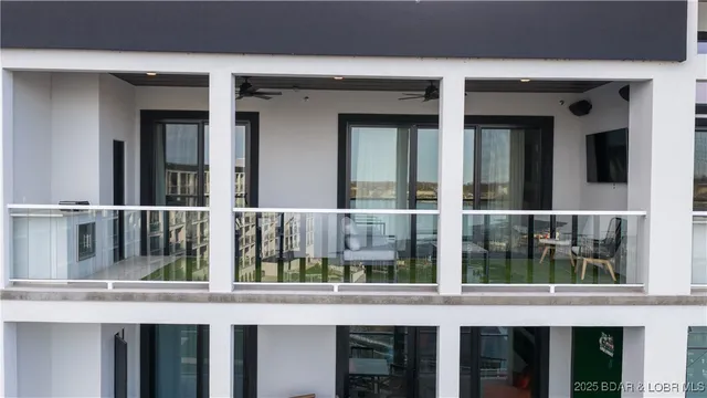 $825,000 | 1035 Topsider Lane, Unit 516, Osage Beach, MO 65065