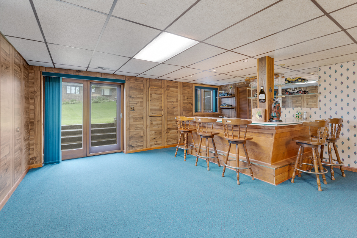 13031 Winnebago Road Palos Heights, IL 60463 - Photo 22 of 31 a view of a room with chairs