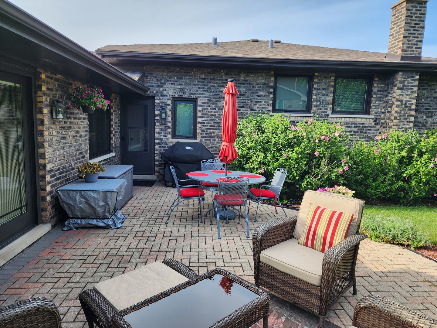 13031 Winnebago Road Palos Heights, IL 60463 - Photo 27 of 31 a outdoor living space with furniture and garden view