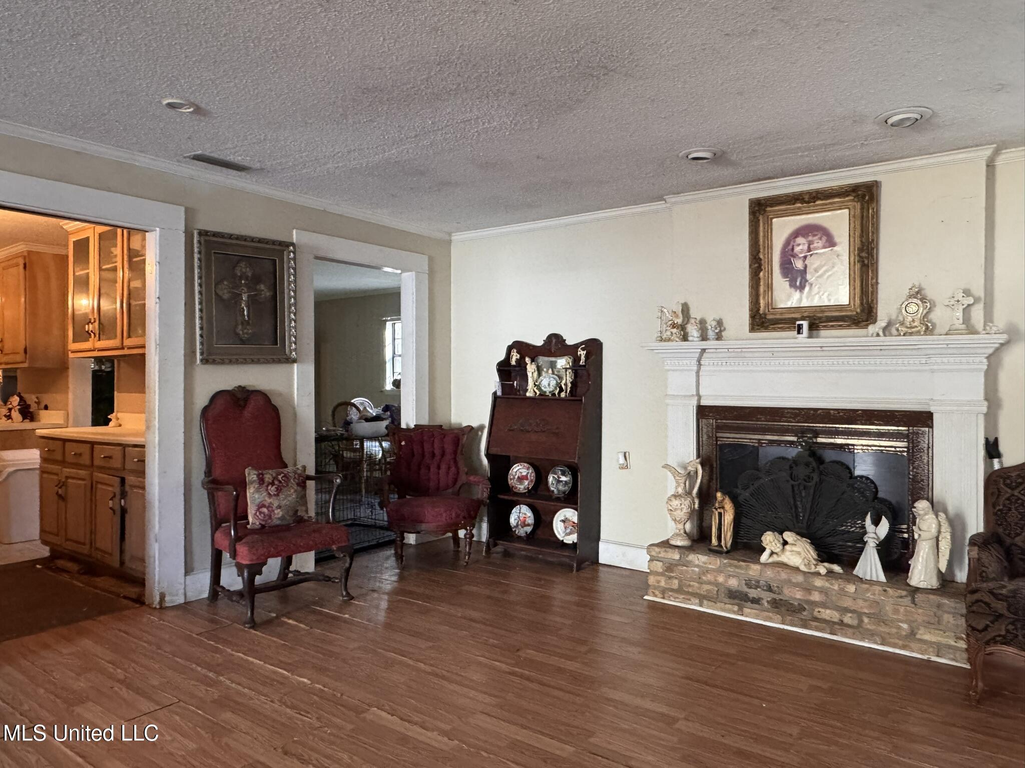 2930 Dantzler Street Moss Point, MS 39563 - Photo 11 of 44 IMG_1974