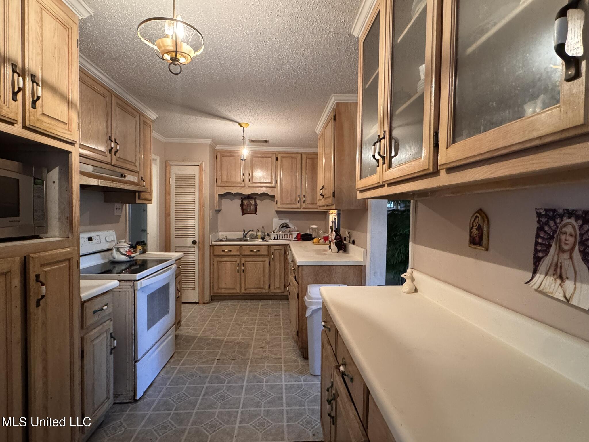 2930 Dantzler Street Moss Point, MS 39563 - Photo 13 of 44 IMG_1963