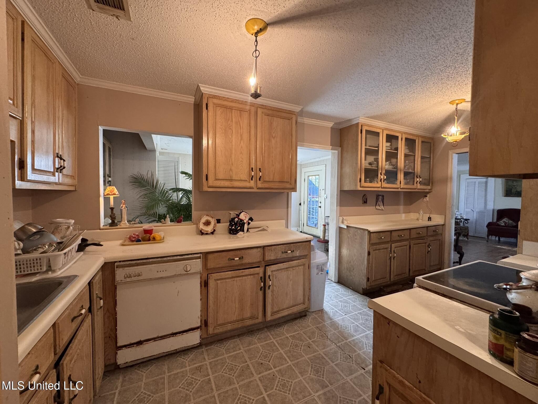 2930 Dantzler Street Moss Point, MS 39563 - Photo 15 of 44 IMG_1944