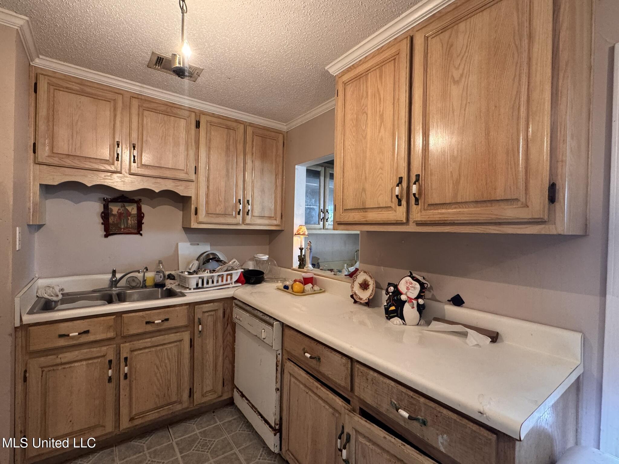 2930 Dantzler Street Moss Point, MS 39563 - Photo 17 of 44 IMG_1949