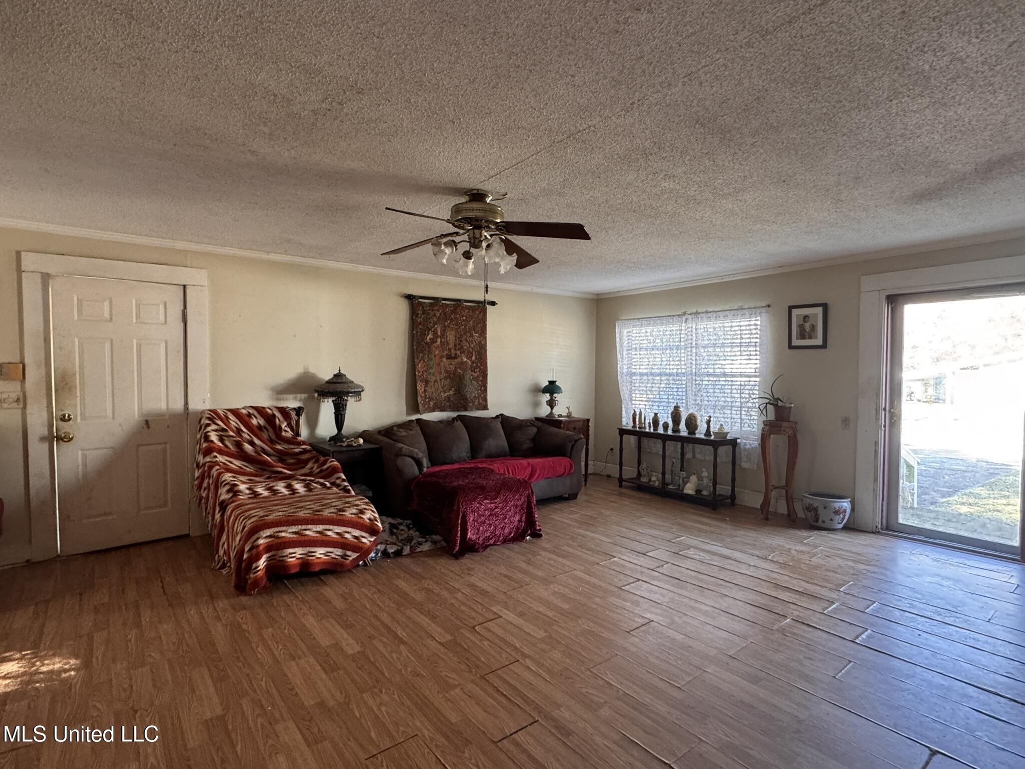 2930 Dantzler Street Moss Point, MS 39563 - Photo 6 of 44 IMG_1967